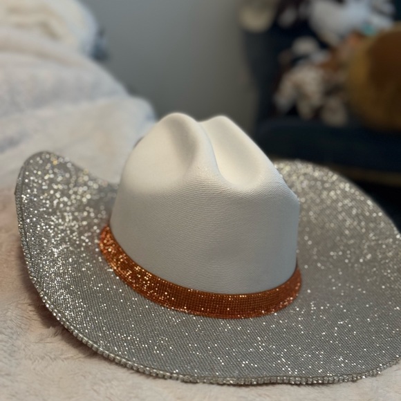 Rhinestone Cowgirl hat - Picture 3 of 5